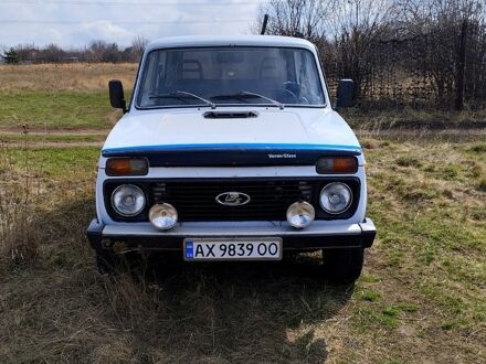 ВАЗ Нива 1992 в Чугуеве на Automoto.ua ВАЗ Нива, объемом двигателя 16 л и пробегом 300 тыс. км за 2100 $, фото 1 на Automoto.ua