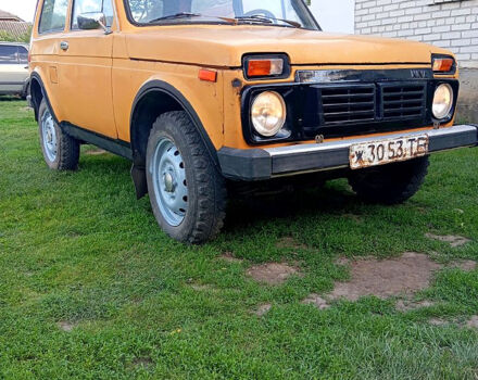 Желтый ВАЗ Нива, объемом двигателя 1.6 л и пробегом 85 тыс. км за 1100 $, фото 1 на Automoto.ua