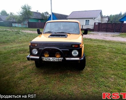 Желтый ВАЗ Нива, объемом двигателя 1.7 л и пробегом 235 тыс. км за 1800 $, фото 3 на Automoto.ua