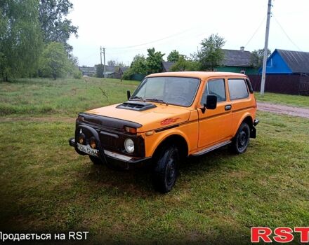 Желтый ВАЗ Нива, объемом двигателя 1.7 л и пробегом 235 тыс. км за 1800 $, фото 2 на Automoto.ua