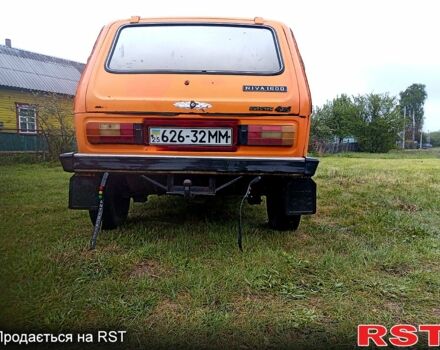 Желтый ВАЗ Нива, объемом двигателя 1.7 л и пробегом 235 тыс. км за 1800 $, фото 9 на Automoto.ua