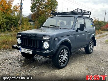 Желтый ВАЗ Нива, объемом двигателя 1.6 л и пробегом 100 тыс. км за 1800 $, фото 1 на Automoto.ua