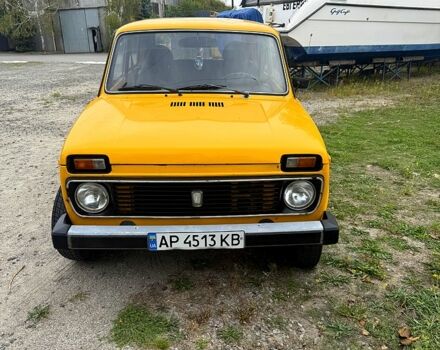 Желтый ВАЗ Нива, объемом двигателя 1.6 л и пробегом 150 тыс. км за 1999 $, фото 1 на Automoto.ua