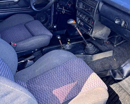 Синий ВАЗ Нива, объемом двигателя 1.6 л и пробегом 153 тыс. км за 3000 $, фото 8 на Automoto.ua