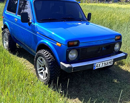 Синий ВАЗ Нива, объемом двигателя 1.6 л и пробегом 153 тыс. км за 3000 $, фото 2 на Automoto.ua