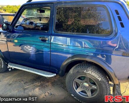 Синій ВАЗ Нива, об'ємом двигуна 1.6 л та пробігом 250 тис. км за 3300 $, фото 4 на Automoto.ua