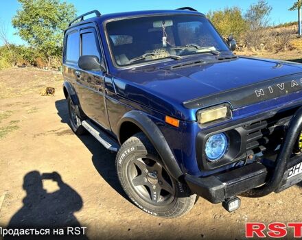Синій ВАЗ Нива, об'ємом двигуна 1.6 л та пробігом 250 тис. км за 3300 $, фото 2 на Automoto.ua