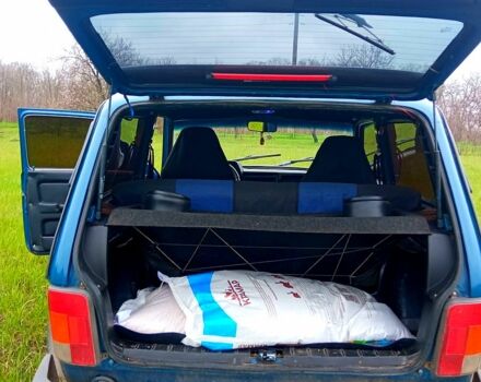 Синий ВАЗ Нива, объемом двигателя 1.7 л и пробегом 120 тыс. км за 3000 $, фото 6 на Automoto.ua