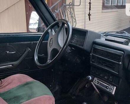 Синий ВАЗ Нива, объемом двигателя 1.7 л и пробегом 280 тыс. км за 3500 $, фото 6 на Automoto.ua
