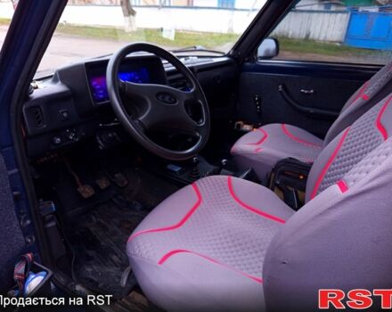 Синій ВАЗ Нива, об'ємом двигуна 1.7 л та пробігом 200 тис. км за 3550 $, фото 1 на Automoto.ua