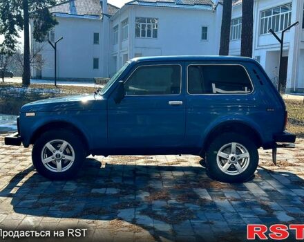 Синий ВАЗ Нива, объемом двигателя 1.7 л и пробегом 151 тыс. км за 3750 $, фото 1 на Automoto.ua
