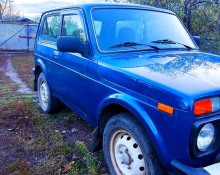 Синий ВАЗ Нива, объемом двигателя 1.7 л и пробегом 116 тыс. км за 3500 $, фото 2 на Automoto.ua