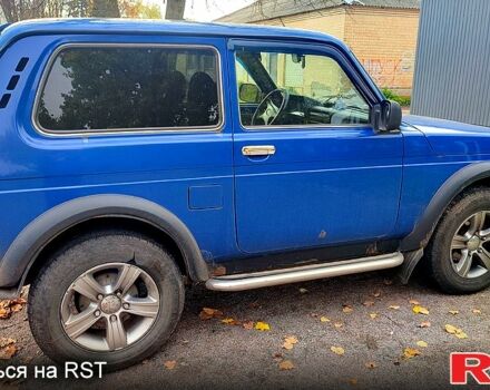 Синий ВАЗ Нива, объемом двигателя 1.7 л и пробегом 77 тыс. км за 4500 $, фото 3 на Automoto.ua