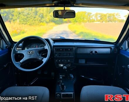 Синий ВАЗ Нива, объемом двигателя 1.7 л и пробегом 57 тыс. км за 5300 $, фото 4 на Automoto.ua