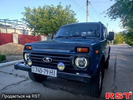 Синий ВАЗ Нива, объемом двигателя 1.7 л и пробегом 200 тыс. км за 2350 $, фото 1 на Automoto.ua