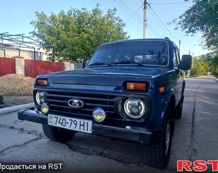 Синій ВАЗ Нива, об'ємом двигуна 1.7 л та пробігом 200 тис. км за 2350 $, фото 1 на Automoto.ua