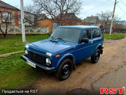 Синий ВАЗ Нива, объемом двигателя 1.7 л и пробегом 186 тыс. км за 3200 $, фото 1 на Automoto.ua