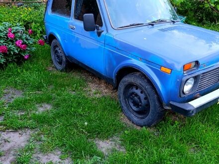 ВАЗ Нива 2008 в Черкассах на Automoto.ua Синий ВАЗ Нива, объемом двигателя 1.7 л и пробегом 350 тыс. км за 3000 $, фото 1 на Automoto.ua