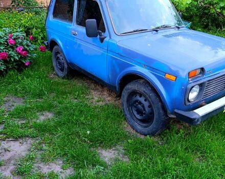 Синий ВАЗ Нива, объемом двигателя 1.7 л и пробегом 350 тыс. км за 3000 $, фото 1 на Automoto.ua
