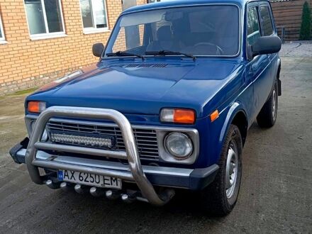 Синий ВАЗ Нива, объемом двигателя 1.7 л и пробегом 200 тыс. км за 3000 $, фото 1 на Automoto.ua