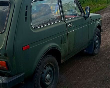 Зеленый ВАЗ Нива, объемом двигателя 1.5 л и пробегом 0 тыс. км за 2250 $, фото 2 на Automoto.ua