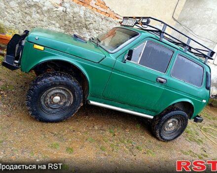 Зеленый ВАЗ Нива, объемом двигателя 1.6 л и пробегом 1 тыс. км за 2400 $, фото 2 на Automoto.ua