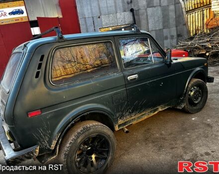Зеленый ВАЗ Нива, объемом двигателя 16 л и пробегом 130 тыс. км за 1150 $, фото 4 на Automoto.ua
