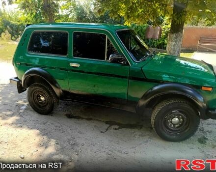 Зелений ВАЗ Нива, об'ємом двигуна 1.7 л та пробігом 300 тис. км за 1499 $, фото 2 на Automoto.ua