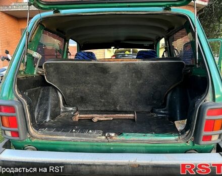 Зеленый ВАЗ Нива, объемом двигателя 1.6 л и пробегом 100 тыс. км за 1600 $, фото 4 на Automoto.ua