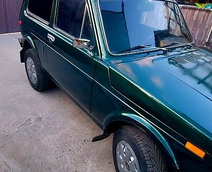 Зелений ВАЗ Нива, об'ємом двигуна 1.6 л та пробігом 50 тис. км за 3500 $, фото 1 на Automoto.ua