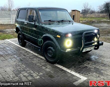 Зеленый ВАЗ Нива, объемом двигателя 1.6 л и пробегом 111 тыс. км за 1200 $, фото 1 на Automoto.ua