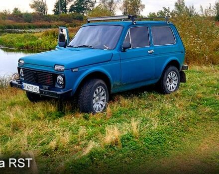Зеленый ВАЗ Нива, объемом двигателя 1.6 л и пробегом 55 тыс. км за 2770 $, фото 2 на Automoto.ua
