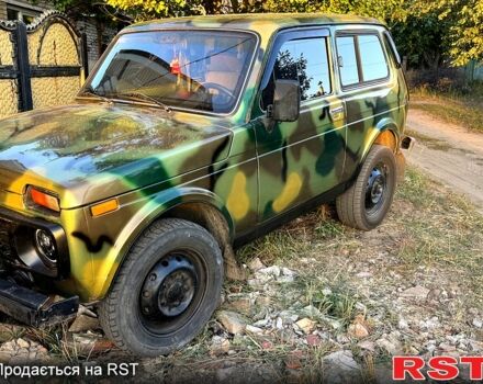 Зеленый ВАЗ Нива, объемом двигателя 1.6 л и пробегом 300 тыс. км за 1200 $, фото 2 на Automoto.ua