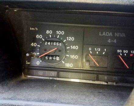 Зеленый ВАЗ Нива, объемом двигателя 1.7 л и пробегом 241 тыс. км за 2000 $, фото 3 на Automoto.ua