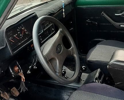 Зеленый ВАЗ Нива, объемом двигателя 1.7 л и пробегом 120 тыс. км за 2500 $, фото 5 на Automoto.ua