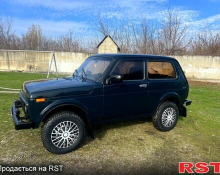 Зеленый ВАЗ Нива, объемом двигателя 1.7 л и пробегом 150 тыс. км за 2000 $, фото 1 на Automoto.ua