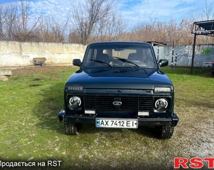 Зеленый ВАЗ Нива, объемом двигателя 1.7 л и пробегом 150 тыс. км за 2000 $, фото 2 на Automoto.ua