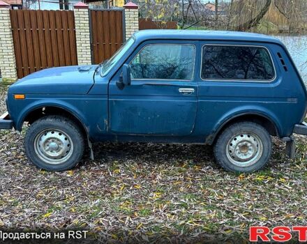 Зелений ВАЗ Нива, об'ємом двигуна 1.7 л та пробігом 300 тис. км за 1500 $, фото 1 на Automoto.ua