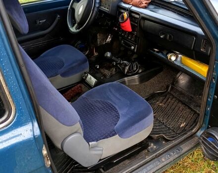 Зелений ВАЗ Нива, об'ємом двигуна 1.7 л та пробігом 160 тис. км за 3500 $, фото 4 на Automoto.ua