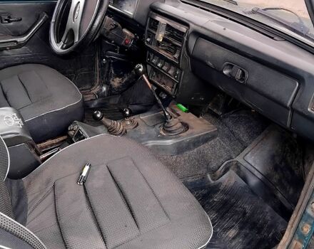 Зелений ВАЗ Нива, об'ємом двигуна 1.7 л та пробігом 180 тис. км за 2300 $, фото 4 на Automoto.ua