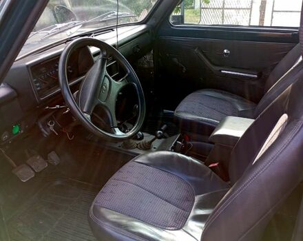 Зеленый ВАЗ Нива, объемом двигателя 1.7 л и пробегом 200 тыс. км за 3500 $, фото 4 на Automoto.ua