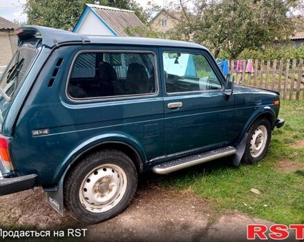 Зеленый ВАЗ Нива, объемом двигателя 1.7 л и пробегом 107 тыс. км за 4000 $, фото 1 на Automoto.ua