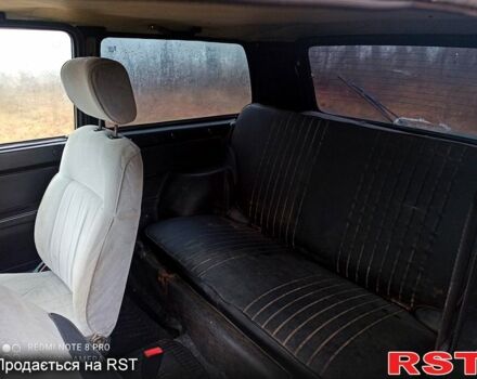 Зеленый ВАЗ Нива, объемом двигателя 1.7 л и пробегом 357 тыс. км за 2600 $, фото 3 на Automoto.ua