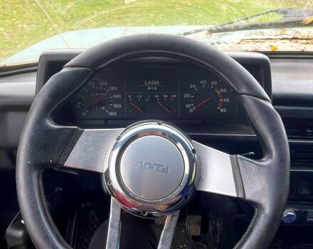 Зеленый ВАЗ Нива, объемом двигателя 1.7 л и пробегом 235 тыс. км за 2700 $, фото 4 на Automoto.ua