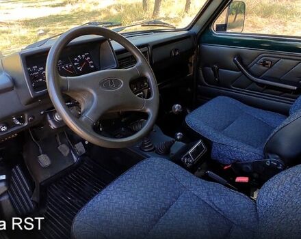 Зеленый ВАЗ Нива, объемом двигателя 1.7 л и пробегом 154 тыс. км за 3400 $, фото 2 на Automoto.ua