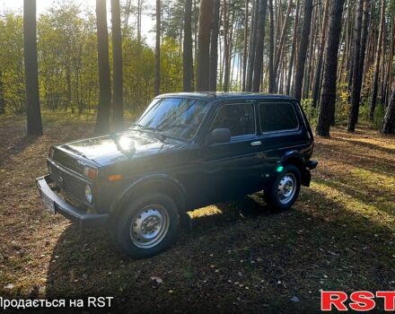 Зеленый ВАЗ Нива, объемом двигателя 1.7 л и пробегом 208 тыс. км за 3300 $, фото 6 на Automoto.ua