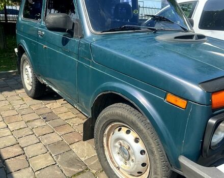 Зеленый ВАЗ Нива, объемом двигателя 1.7 л и пробегом 212 тыс. км за 3000 $, фото 1 на Automoto.ua