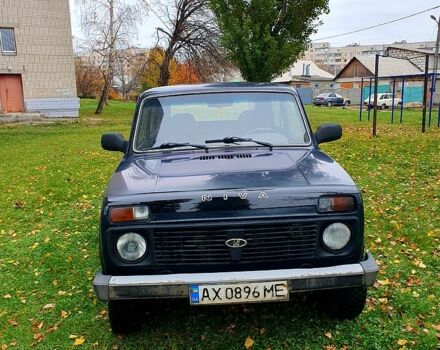 Зеленый ВАЗ Нива, объемом двигателя 1.7 л и пробегом 15 тыс. км за 3990 $, фото 3 на Automoto.ua