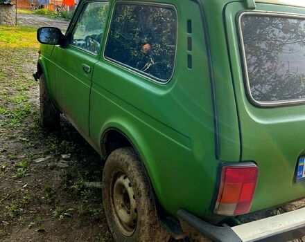 Зеленый ВАЗ Нива, объемом двигателя 1.7 л и пробегом 177 тыс. км за 3000 $, фото 3 на Automoto.ua