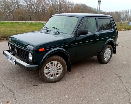 Зеленый ВАЗ Нива, объемом двигателя 1.7 л и пробегом 322 тыс. км за 3600 $, фото 1 на Automoto.ua